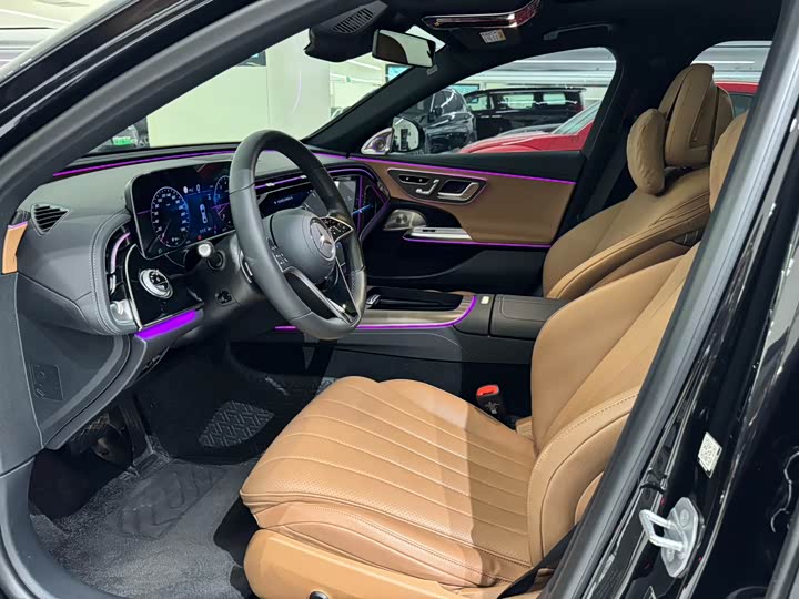 Mercedes-Benz E-Class 2024 E 300 L Luxury — фото 3