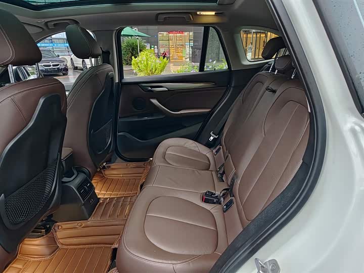 BMW X1 2019 x Drive 20 Li — фото 8