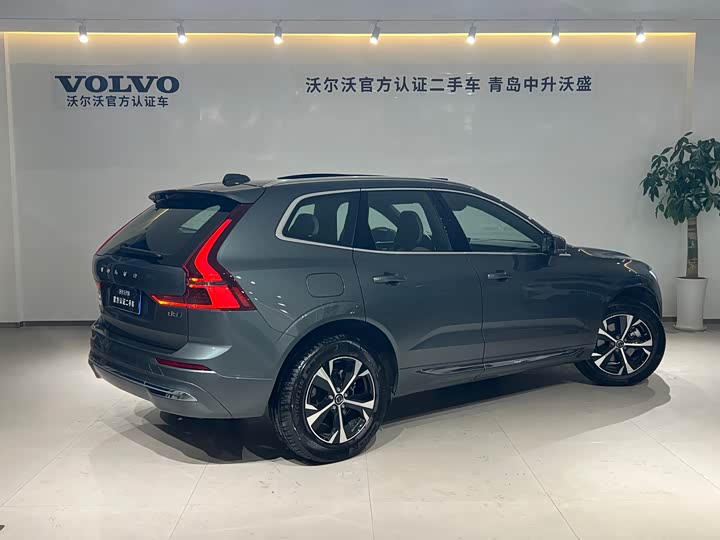 Volvo XC60 2026 B 5 4 WD — фото 4