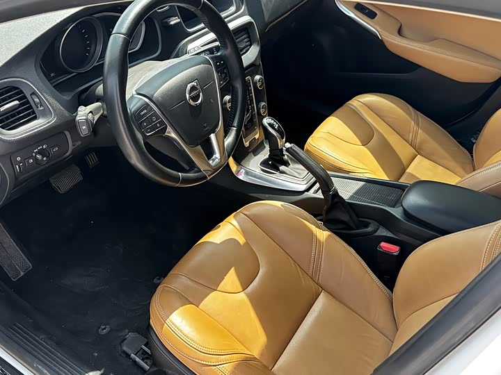 Volvo V40 2017 T 3 — фото 12