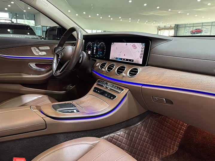 Mercedes-Benz E-Class 2022 E 350 e L — фото 3
