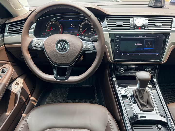 Volkswagen Phideon — фото 14