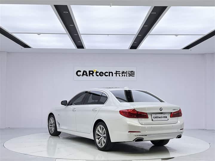 BMW 5-Series 2018 530 Li Leading — фото 7