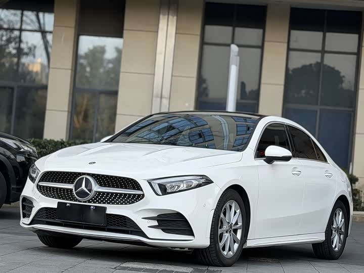 Mercedes-Benz A-Class 2020 A 200 L — фото 1