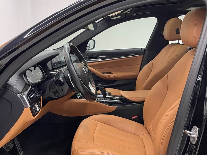 BMW 5-Series 2018 530 Li Leading M — фото 10