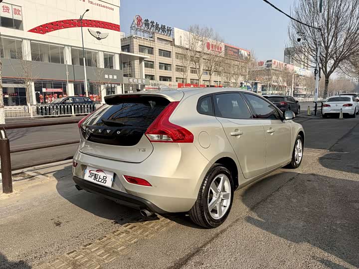 Volvo V40 2017 T 3 — фото 11