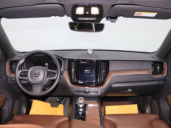 Volvo XC60 2022 B 5 4 WD — фото 18