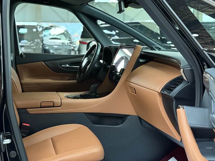 Toyota Alphard — фото 20