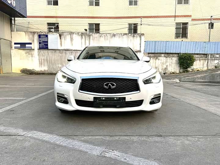 Infiniti Q 50 L 2016 2.0 T — фото 2