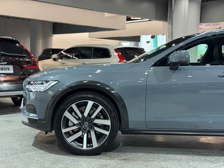 Volvo V90 2022 Cross Country B 5 AWD — фото 9