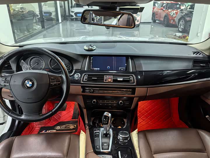 BMW 5 Series — фото 9