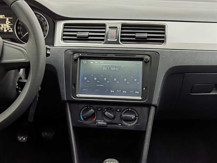 Skoda Rapid — фото 12