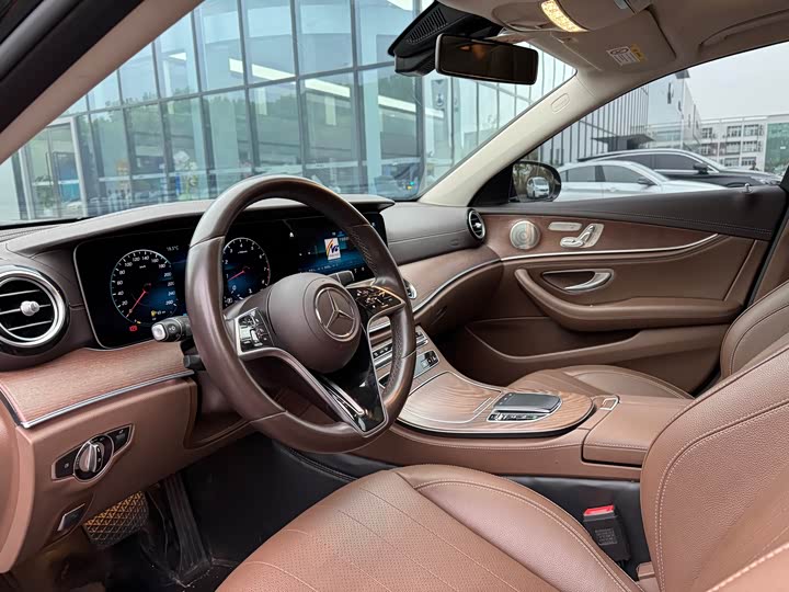 Mercedes-Benz E-Class 2023 E 300 L Luxury — фото 5