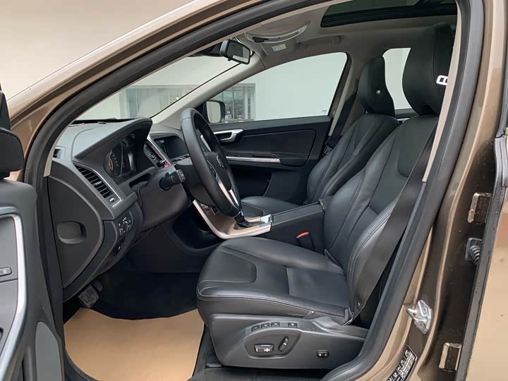 Volvo XC60 2015 T 5 — фото 6