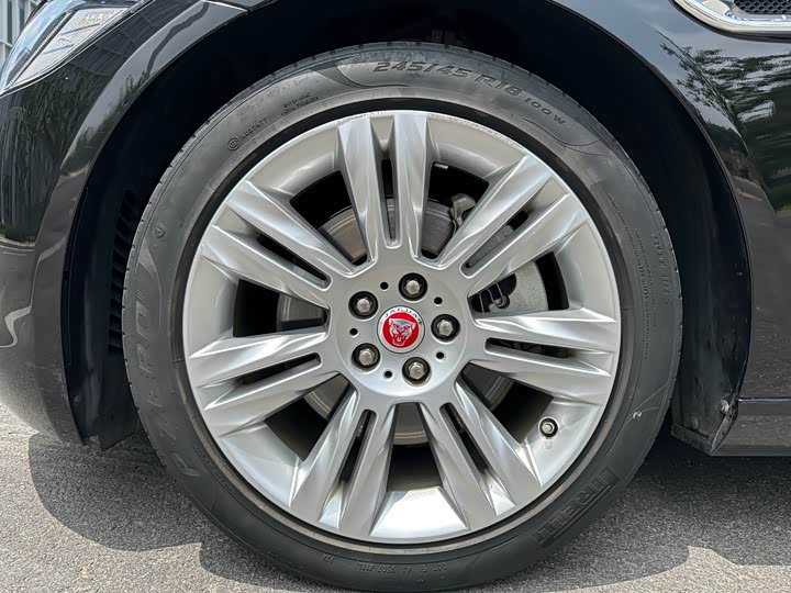 Jaguar XFL 2018 XFL 2.0 T 250 PS — фото 41