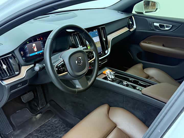 Volvo S60 2023 B 4 — фото 12