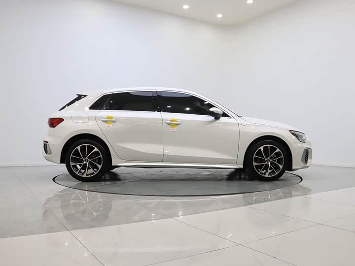 Audi A3 2022 Sportback 35 TFSI Sport — фото 2