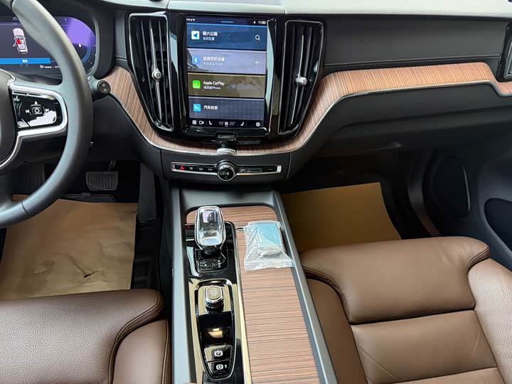 Volvo XC60 2023 B 5 4 WD — фото 16