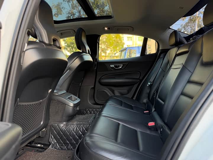 Volvo S60 2020 T 4 — фото 13