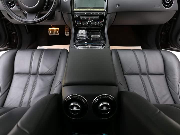 Jaguar XJ 2018 XJL 3.0 SC 2 WD — фото 10