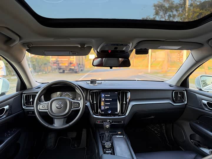 Volvo S60 2020 T 4 — фото 11