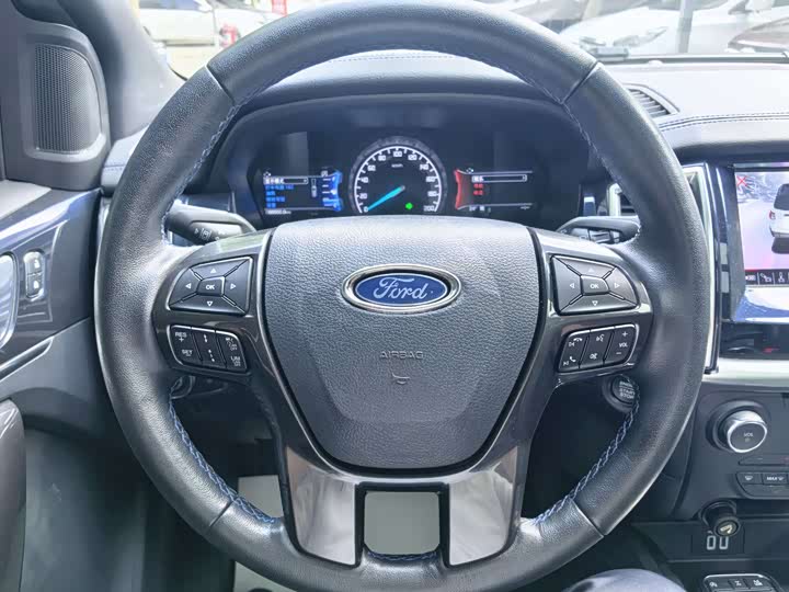 Ford Everest — фото 12