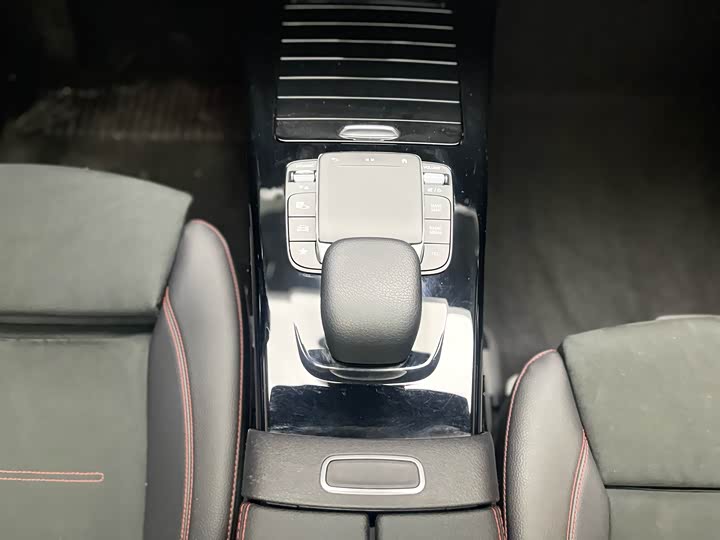 Mercedes-Benz CLA — фото 11