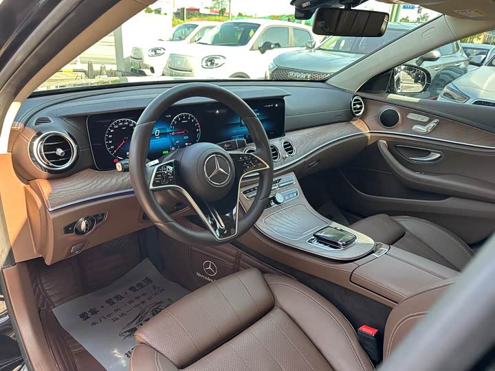 Mercedes-Benz E-Class 2022 E 350 e L — фото 10