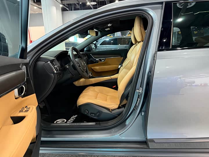 Volvo V90 2019 Cross Country T 5 AWD VI — фото 7
