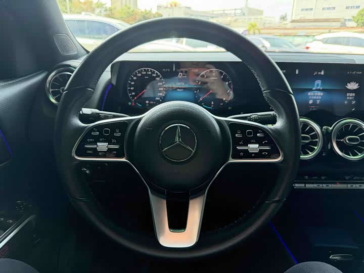 Mercedes-Benz GLB 2021 GLB 200 — фото 12
