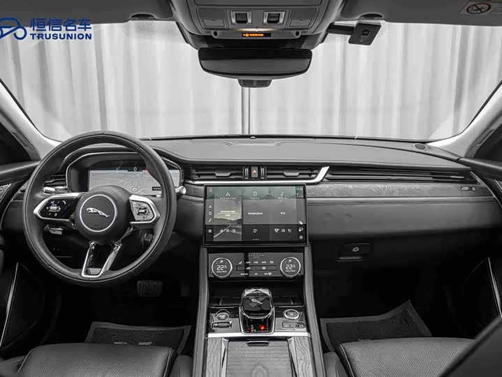 Jaguar XFL 2021 XFL 2.0 T P 250 2 WD — фото 13