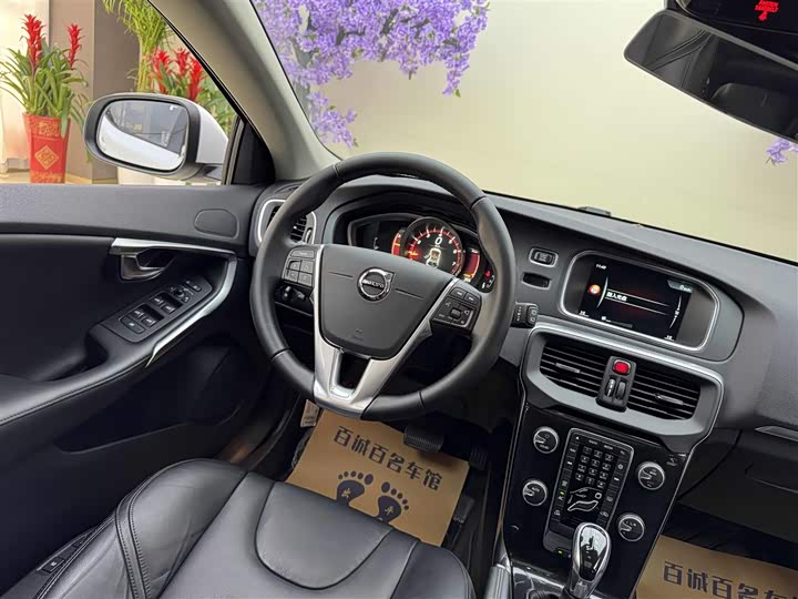 Volvo V40 2017 T 3 — фото 13