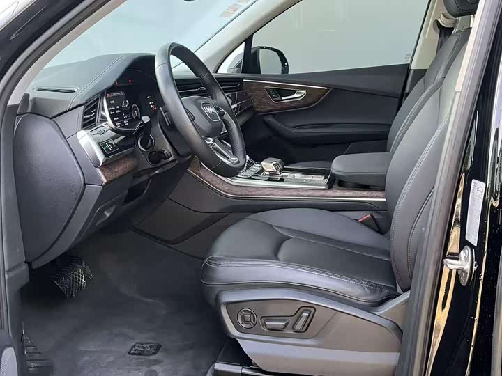Audi Q7 2023 45 TFSI quattro S line Sport — фото 8
