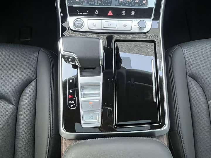 Audi Q7 2023 45 TFSI quattro S line Sport — фото 10
