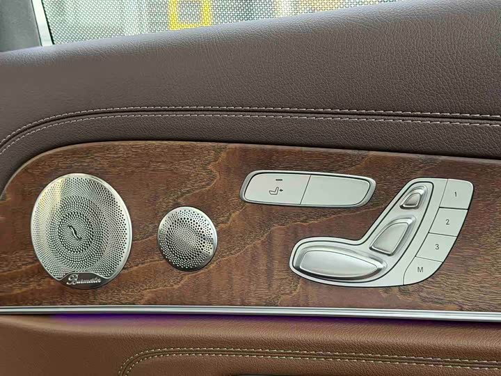 Mercedes-Benz E-Class 2023 E 300 L Luxury — фото 10
