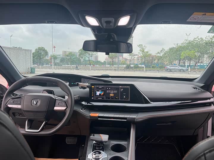 Changan UNI-V 2022 1.5 T Premium — фото 14