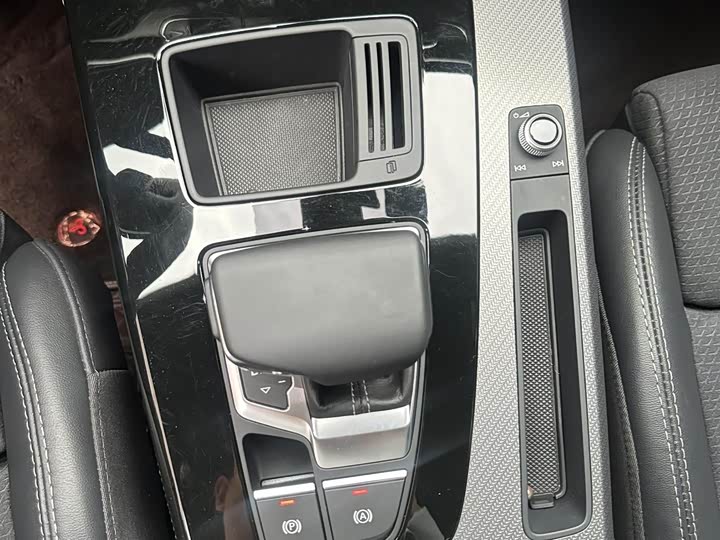 Audi Q5L Sportback 2021 40 TFSI Luxury — фото 14