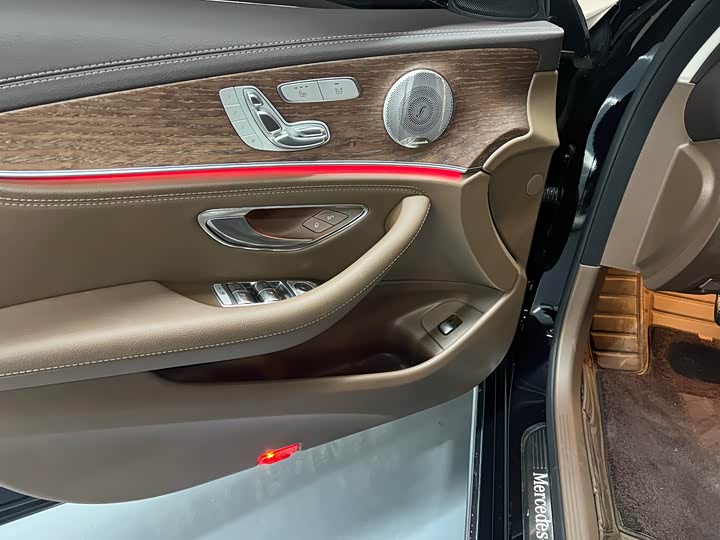 Mercedes-Benz E-Class 2023 E 300 L Luxury — фото 19