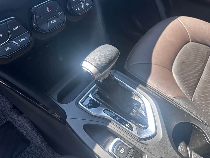 Trumpchi GS4 2016 235 T G-DCT — фото 16