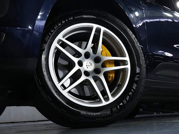 Porsche Macan 2020 Macan 2.0 T — фото 3