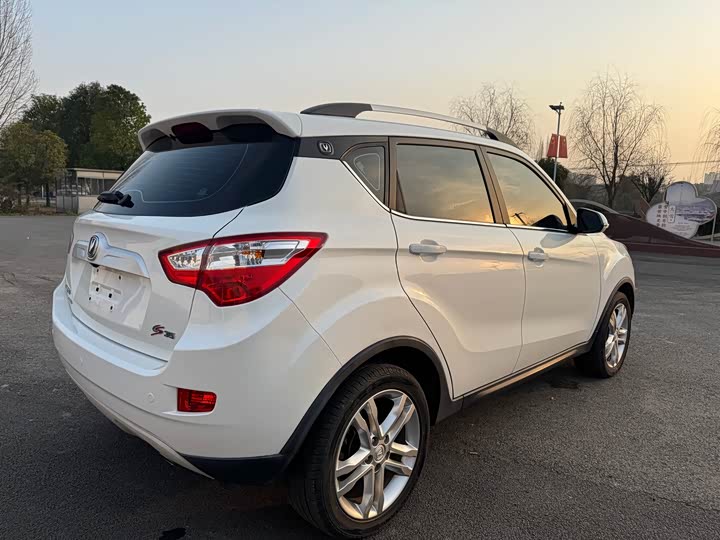 Changan CS35 2016 1.6 L ATLuxury V — фото 7