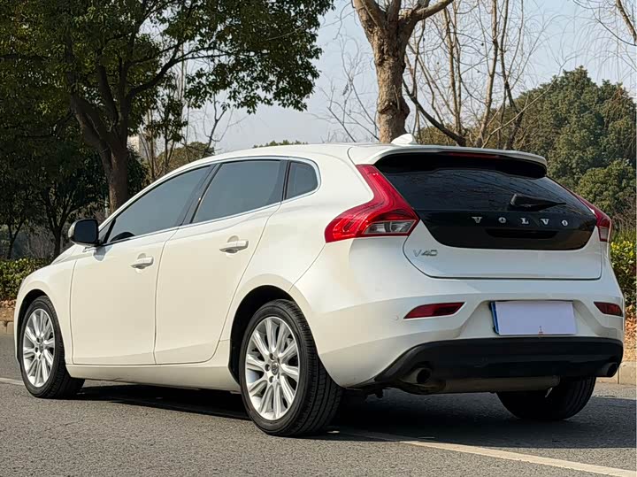 Volvo V40 2015 1.6 T — фото 4