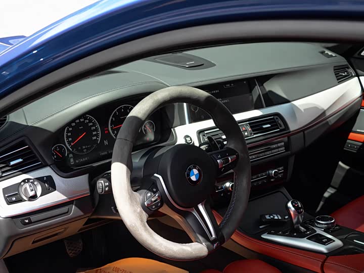 BMW M5 2014 M 5 — фото 14