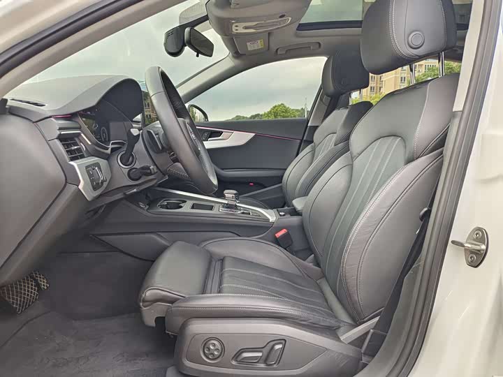 Audi A4L 2020 40 TFSI — фото 31