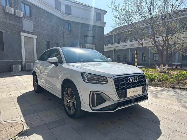 Audi Q2L 2024 35 TFSI — фото 3