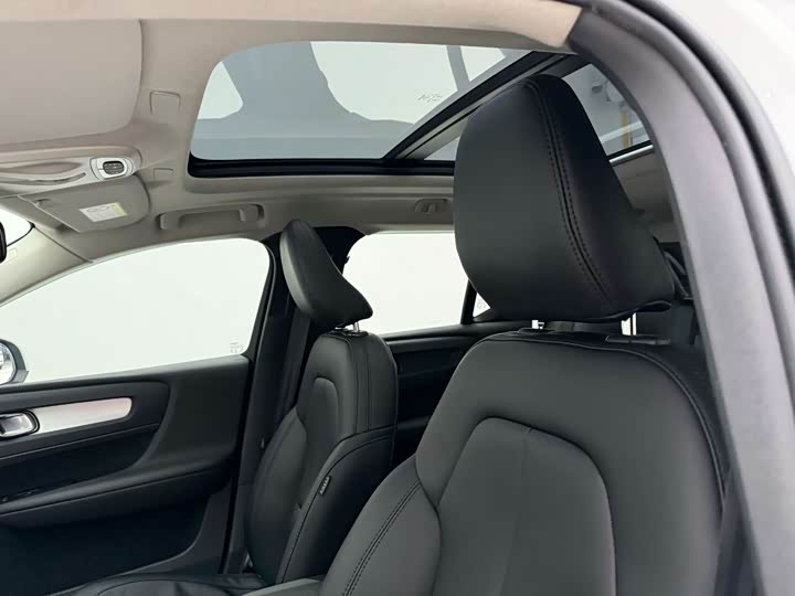 Volvo XC40 2022 T 4 WD — фото 17