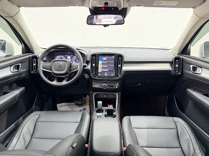 Volvo XC40 2022 T 4 WD — фото 24