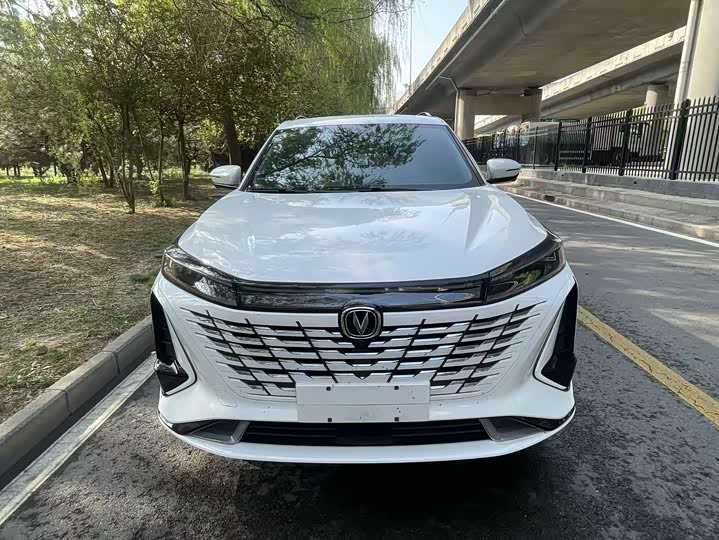 Changan CS75 PLUS 2023 2.0 T ATPremium — фото 2