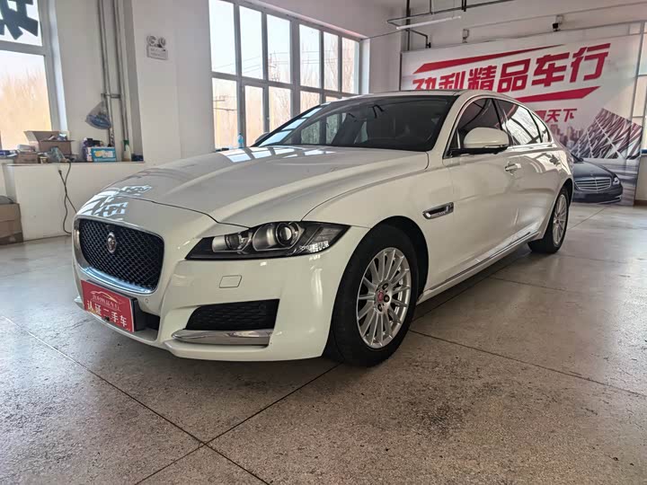 Jaguar XFL 2017 XFL 2.0 T 200 PS