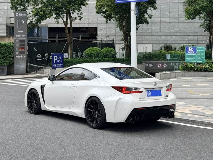 Lexus RC F 2015 F 5.0 L — фото 5